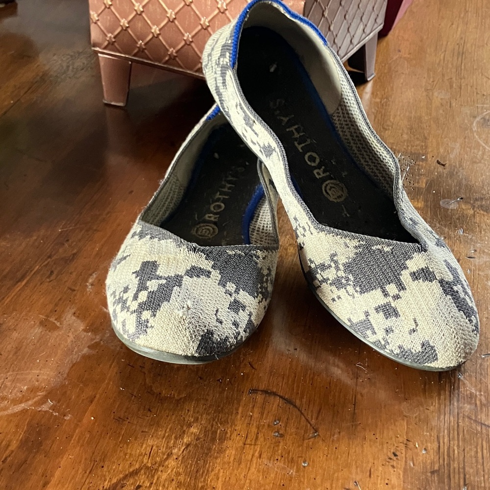 Rothy's Women's Creme and Gray Camouflage Flats